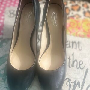Used Coach Shoes 8.5